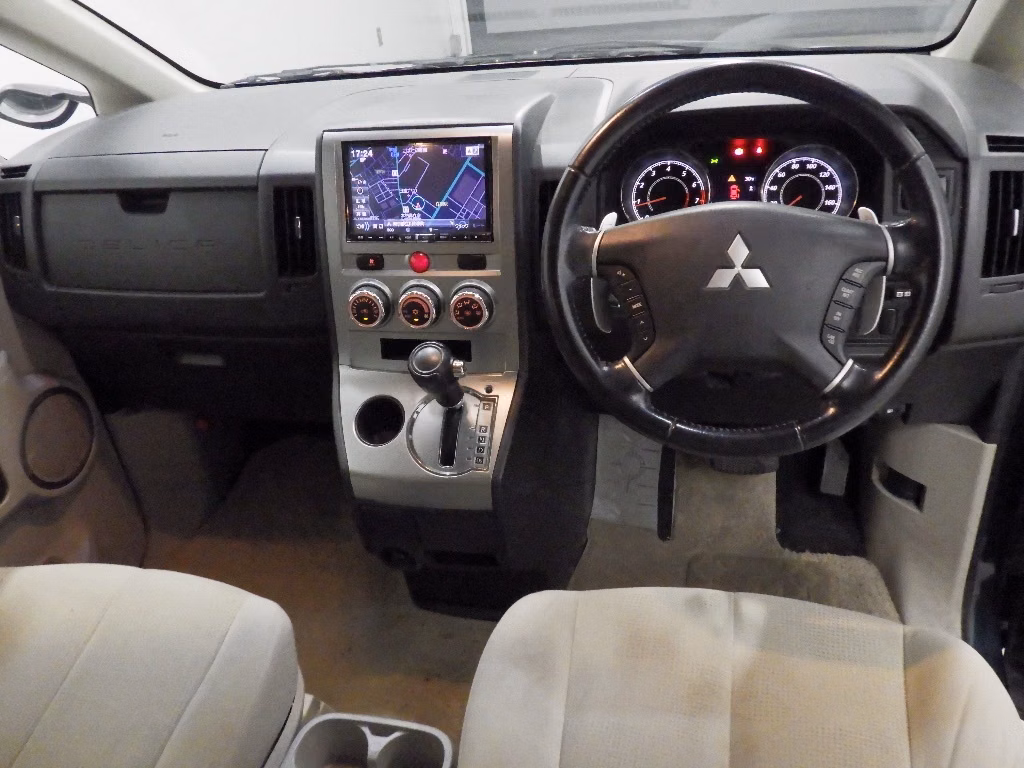 MITSUBISHI DELICA D:5