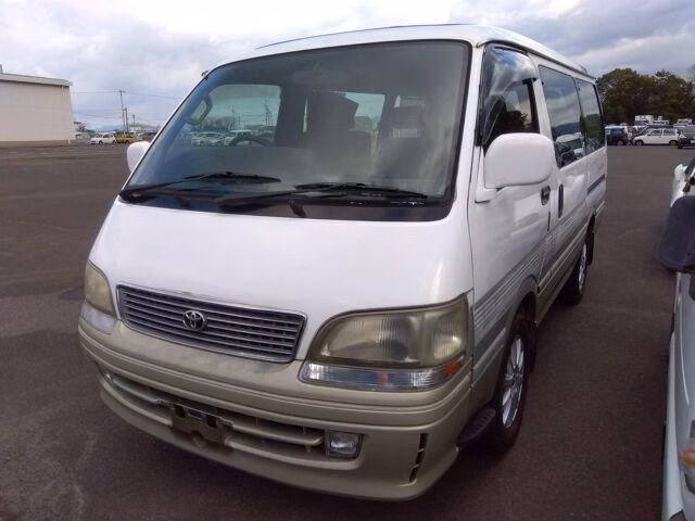 TOYOTA HIACE