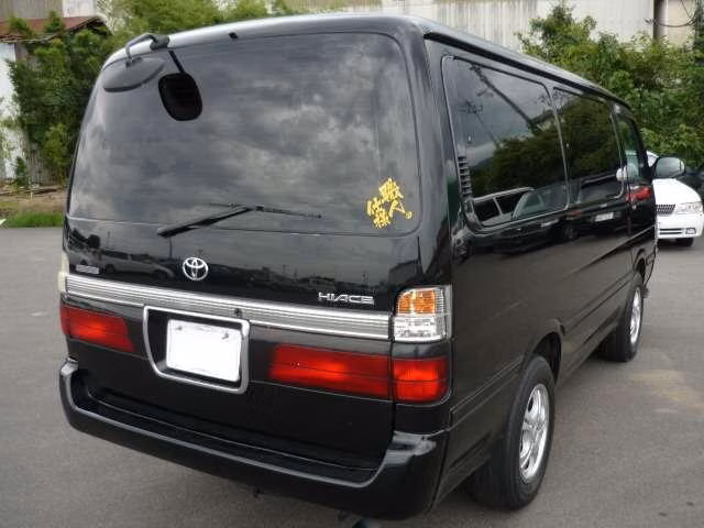 TOYOTA HIACE
