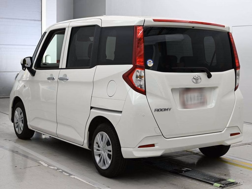 TOYOTA ROOMY