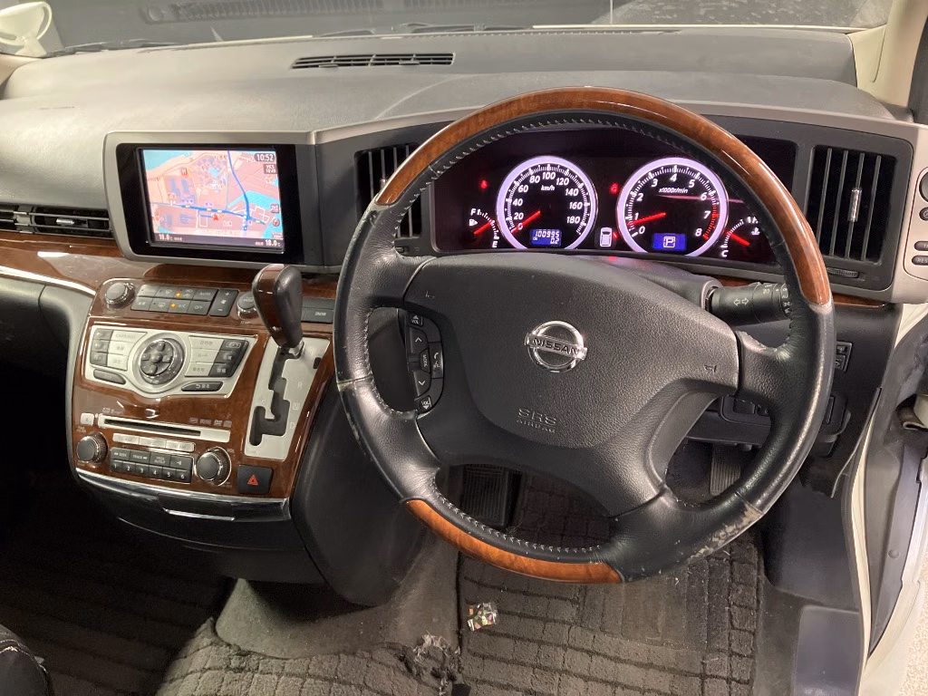NISSAN ELGRAND