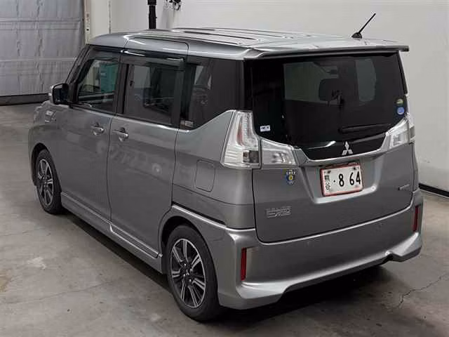 MITSUBISHI DELICA D:2