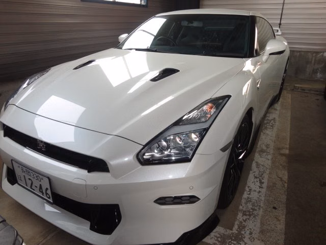 NISSAN GT-R