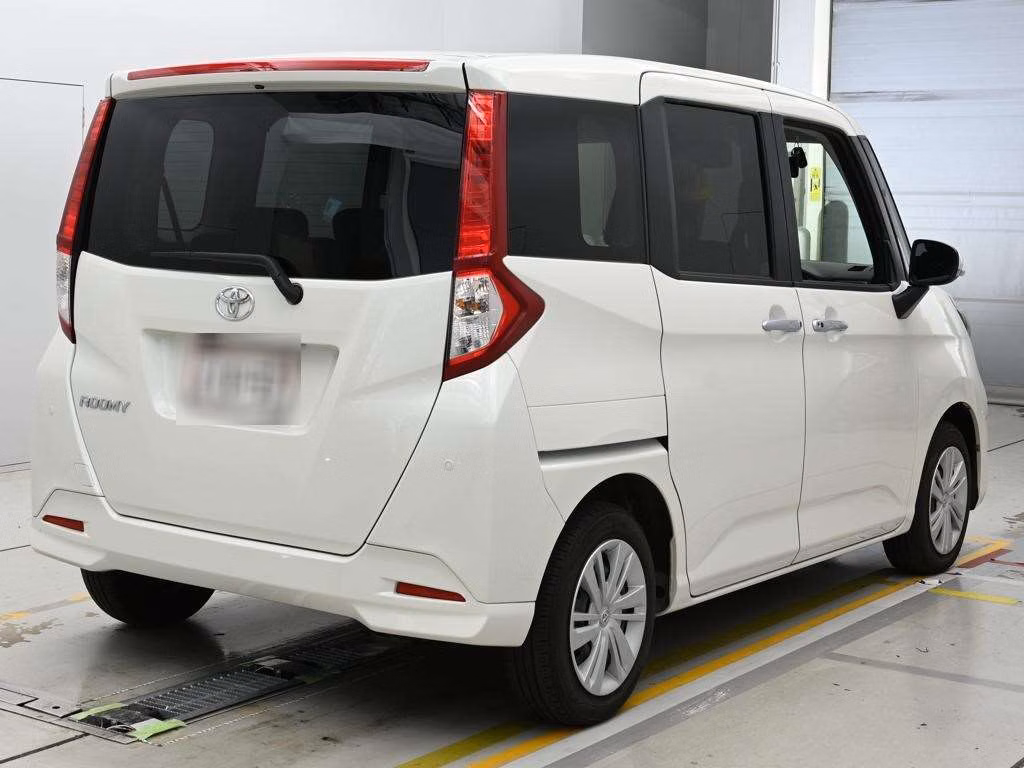TOYOTA ROOMY