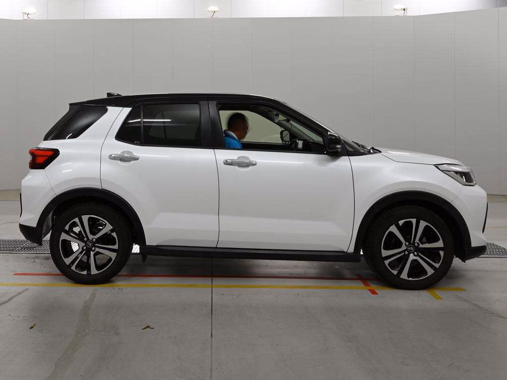 DAIHATSU ROCKY