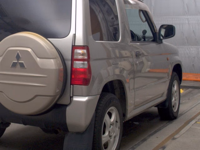 MITSUBISHI PAJERO MINI