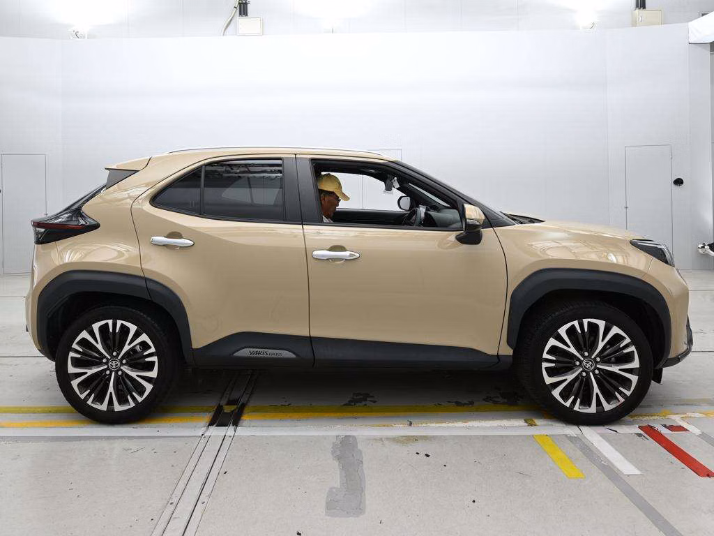 TOYOTA YARIS CROSS