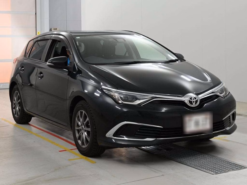 TOYOTA AURIS