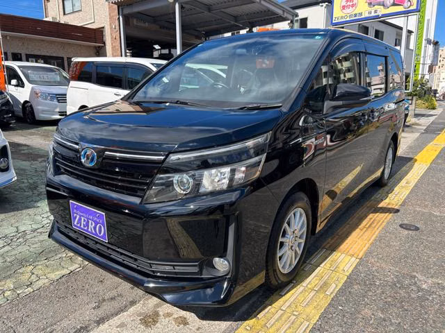 TOYOTA VOXY