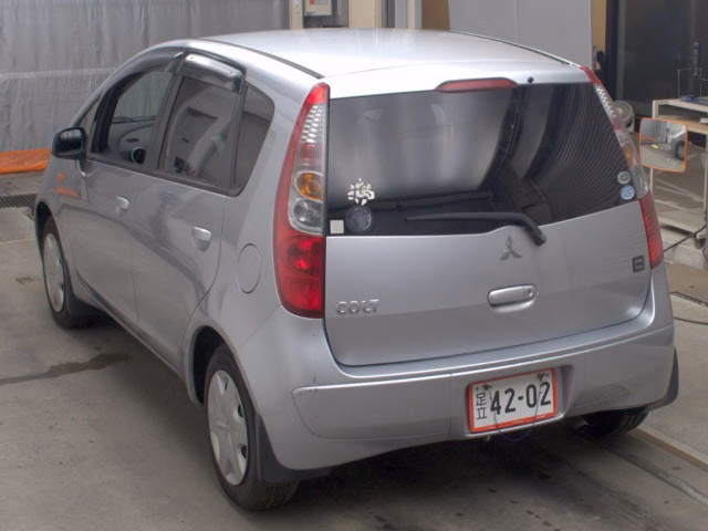 MITSUBISHI COLT