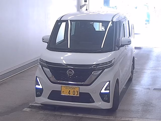 NISSAN ROOX