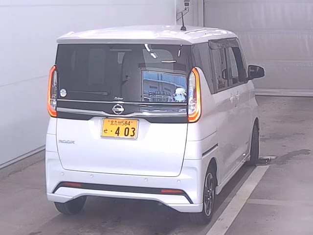 NISSAN ROOX