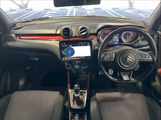 SUZUKI SWIFT