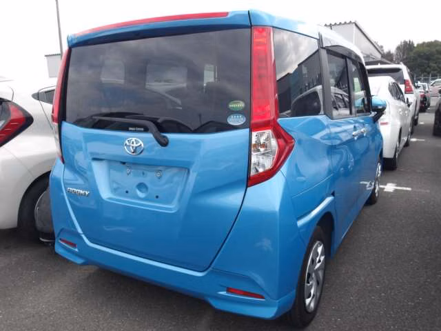 TOYOTA ROOMY
