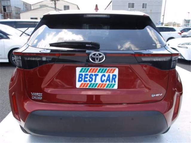 TOYOTA YARIS CROSS