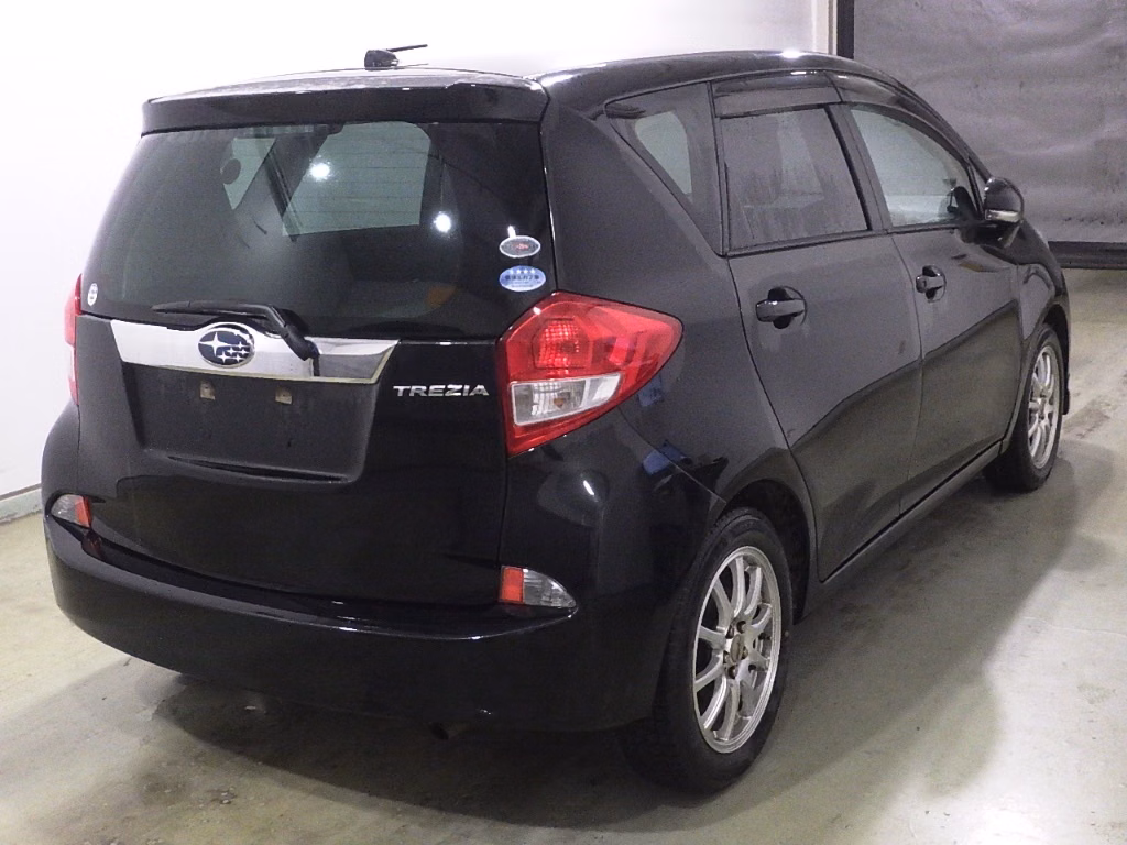 SUBARU TREZIA