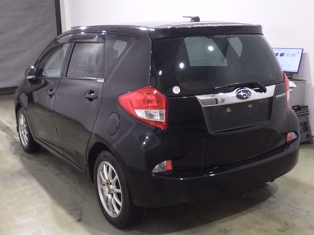 SUBARU TREZIA