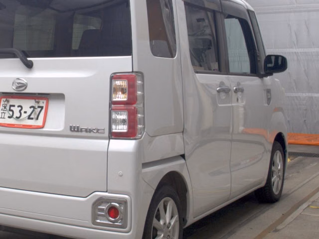 DAIHATSU WAKE