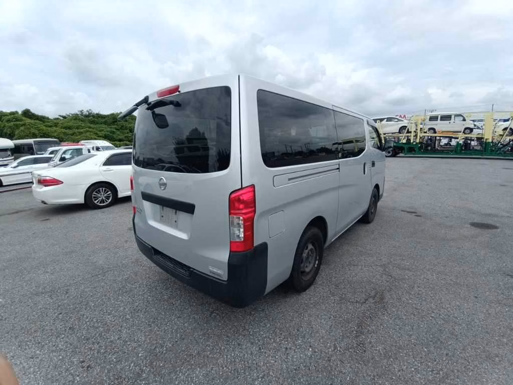 NISSAN NV350 CARAVAN
