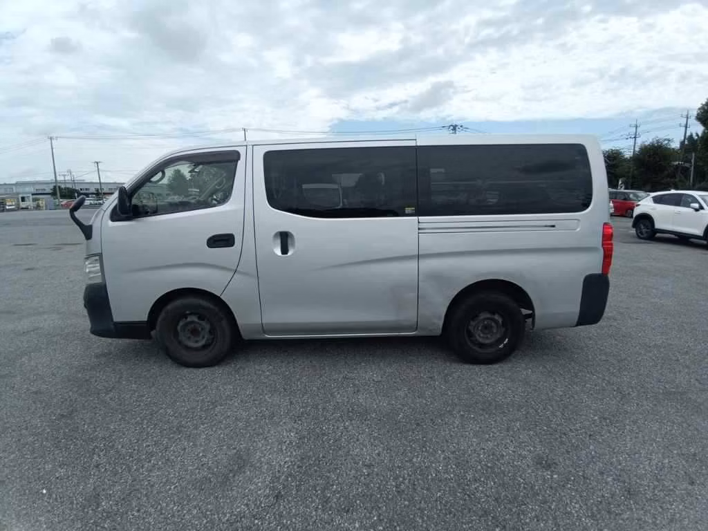 NISSAN NV350 CARAVAN