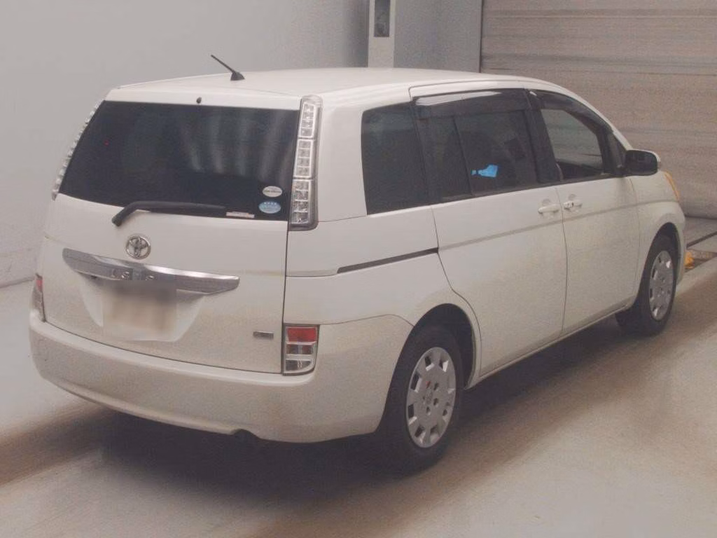TOYOTA ISIS