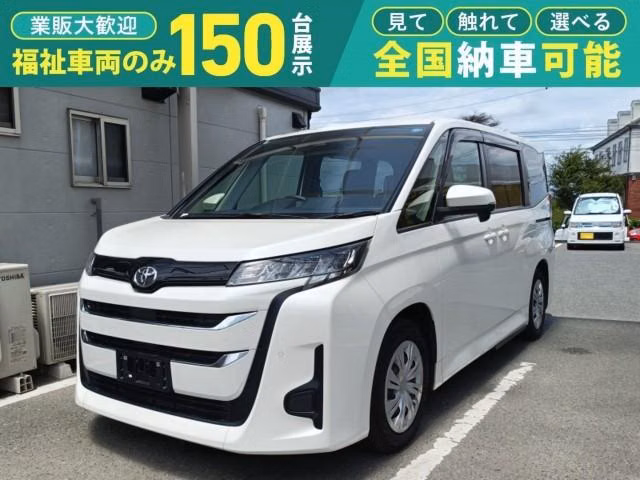 TOYOTA NOAH