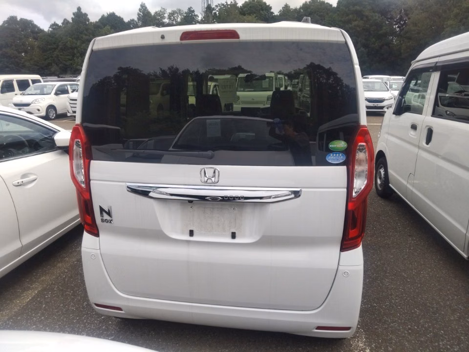 HONDA N-BOX