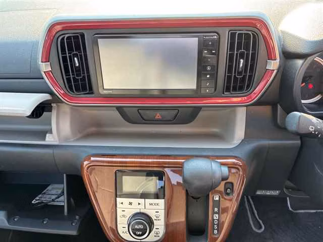 DAIHATSU BOON