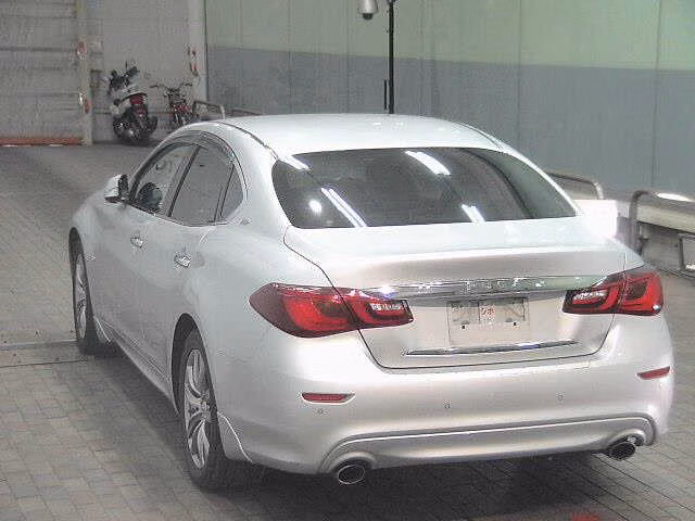 NISSAN FUGA