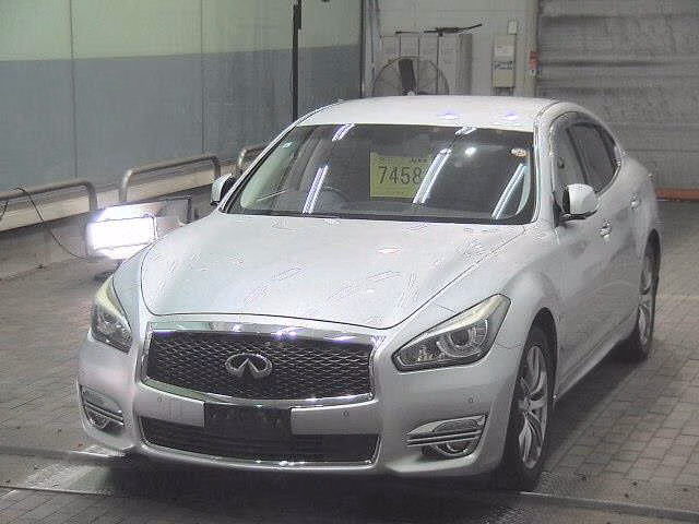 NISSAN FUGA