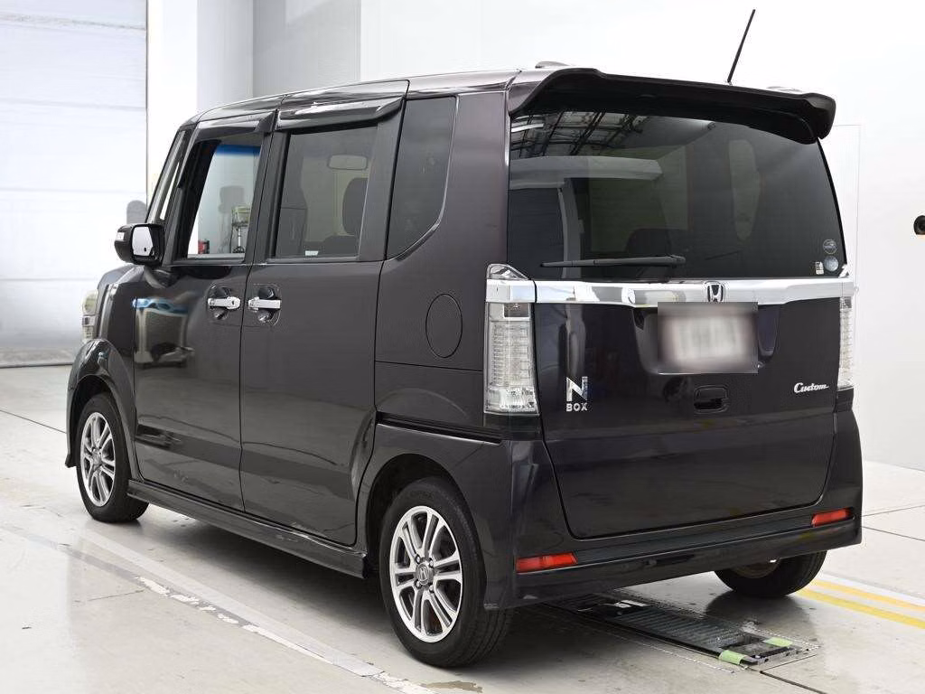 HONDA N-BOX