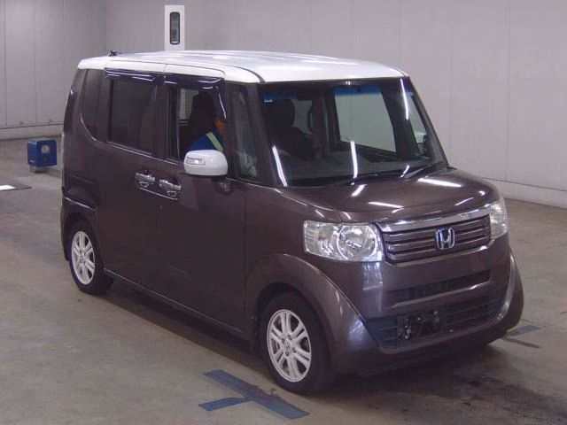 HONDA N-BOX+