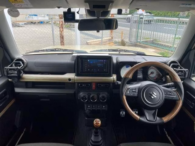 SUZUKI JIMNY SIERRA