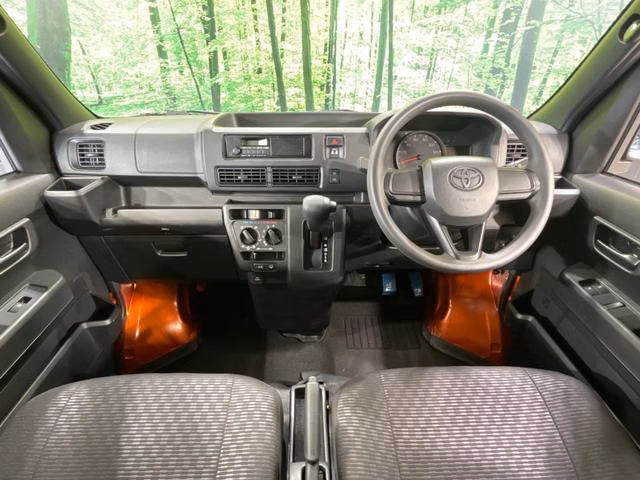 TOYOTA PIXIS VAN