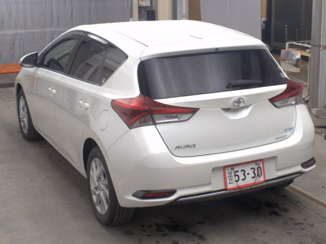 TOYOTA AURIS