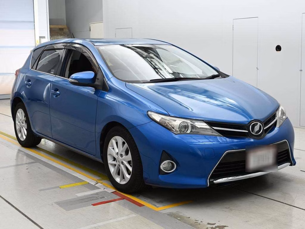 TOYOTA AURIS