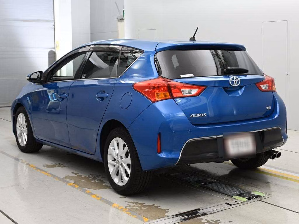 TOYOTA AURIS