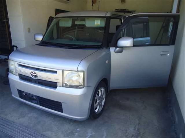 TOYOTA PIXIS SPACE