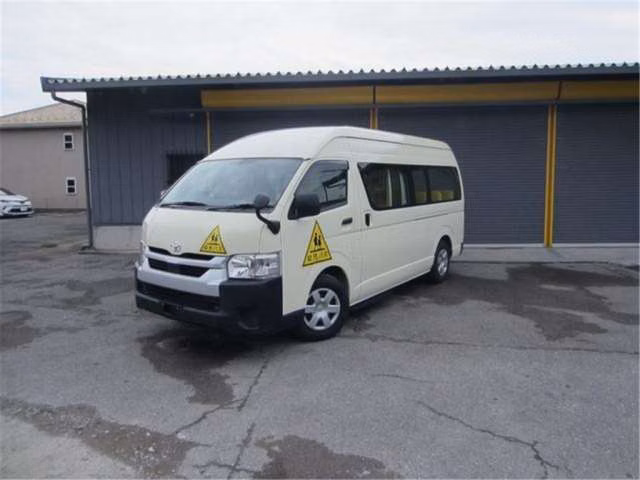 TOYOTA REGIUS ACE