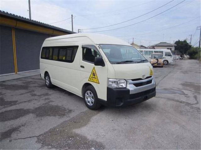 TOYOTA REGIUS ACE