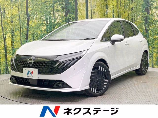 Nissan Aura