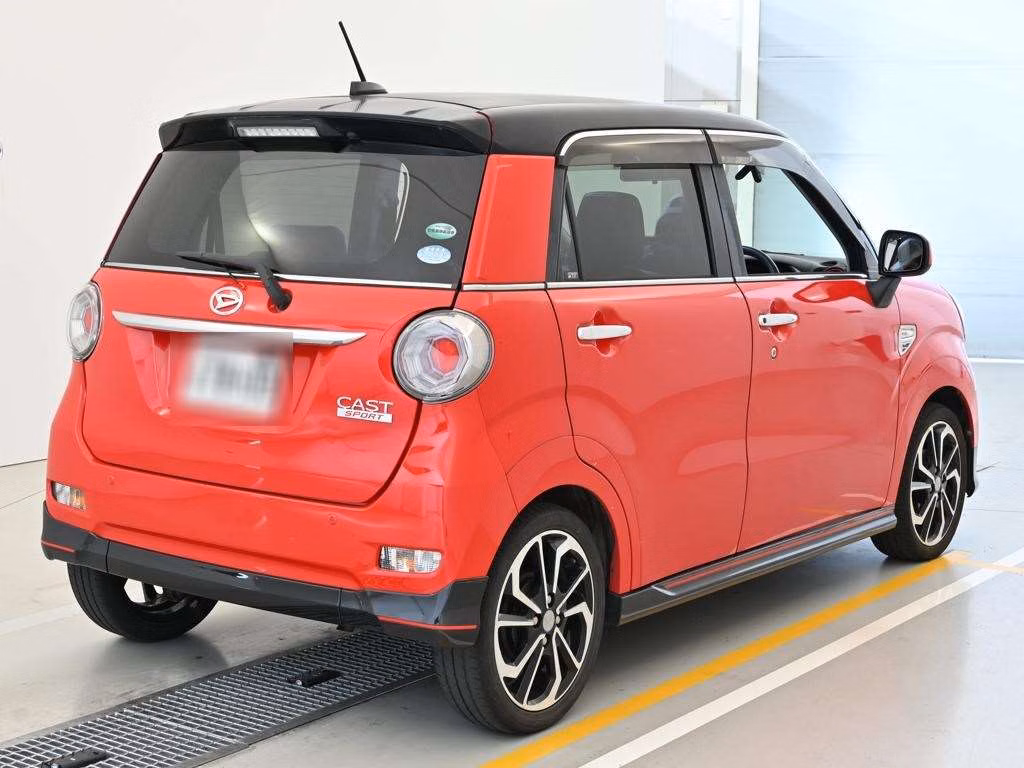 DAIHATSU CAST