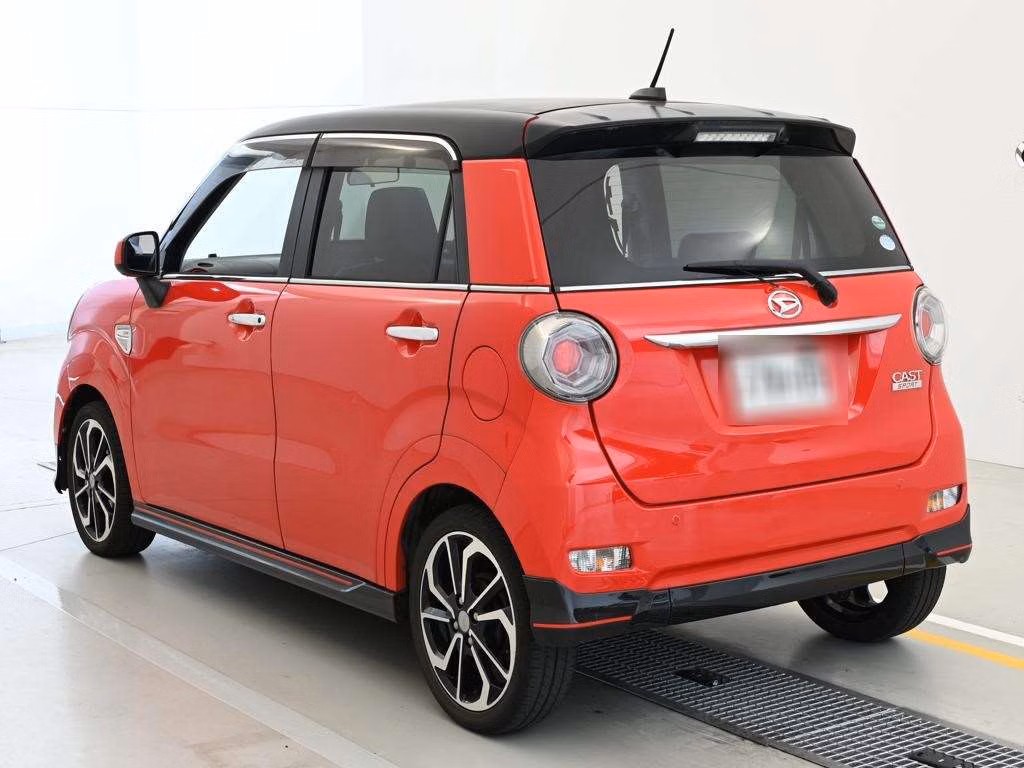 DAIHATSU CAST