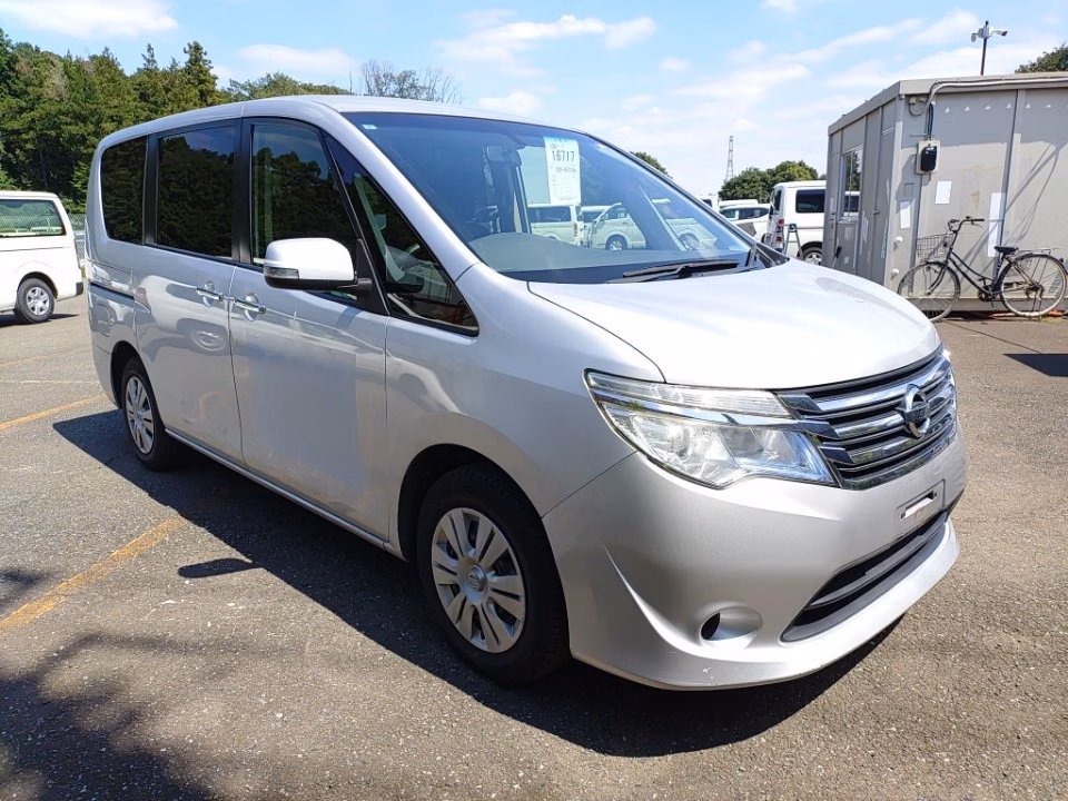 NISSAN SERENA