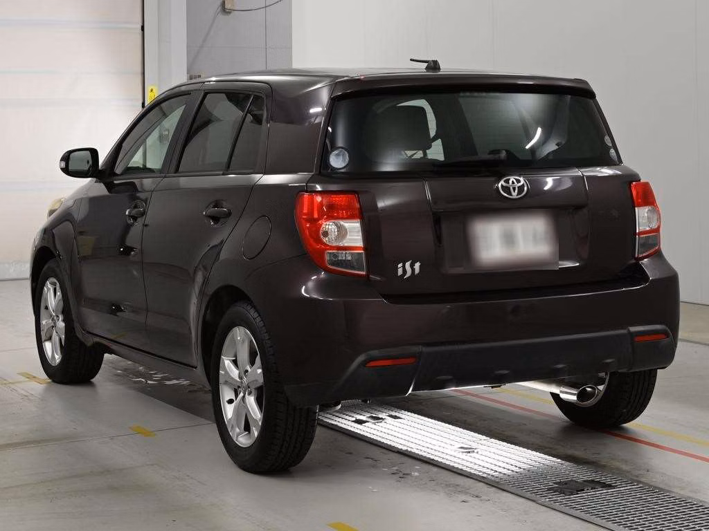 TOYOTA IST