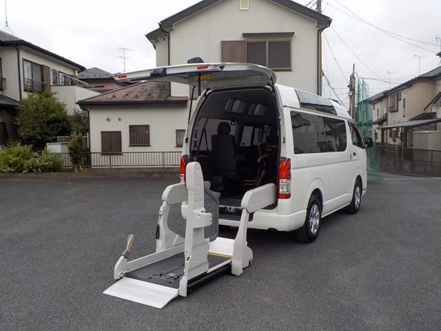 TOYOTA REGIUS ACE