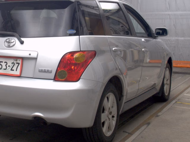 TOYOTA IST
