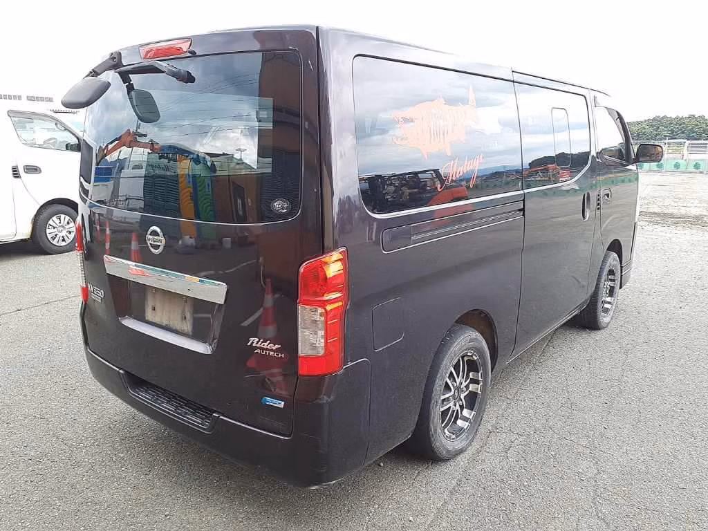 NISSAN NV350 CARAVAN