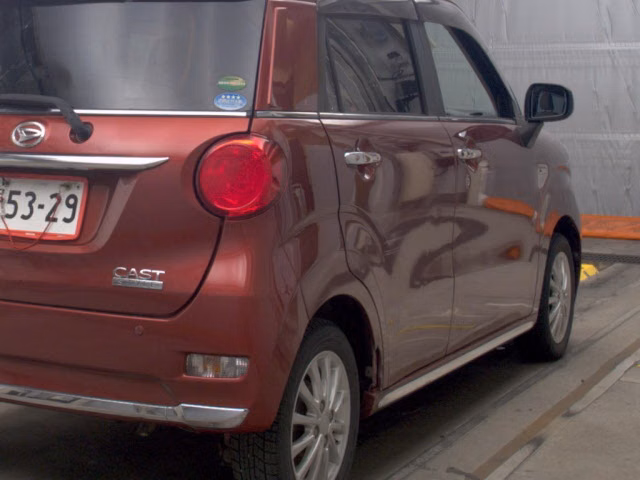 DAIHATSU CAST