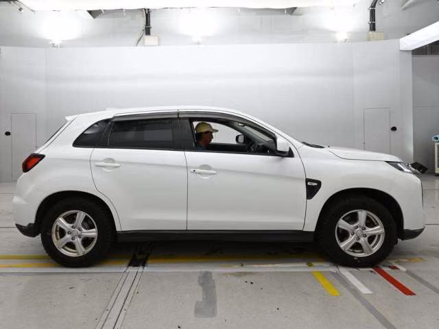 MITSUBISHI RVR